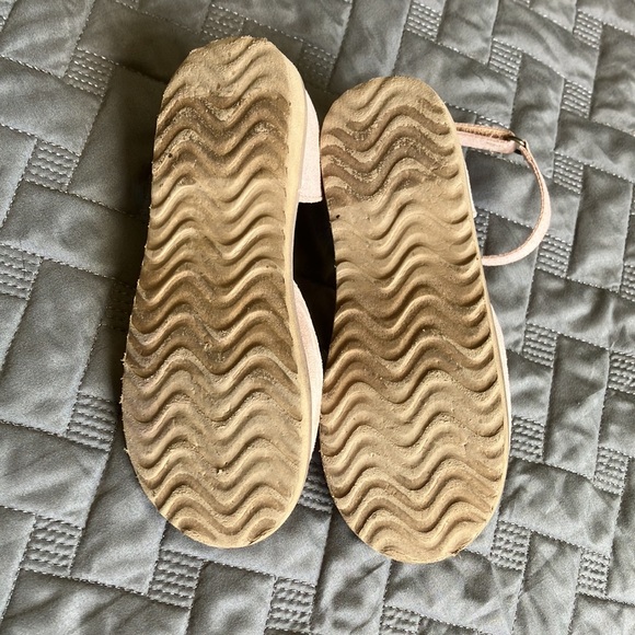 Ankle strap flats - Picture 2 of 5